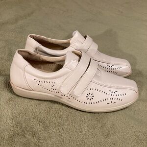 NWOT Vintage Unbranded Slip On Walking Shoe Size 9M